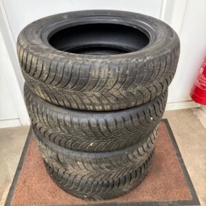 4 Pneus hiver 175/65R15